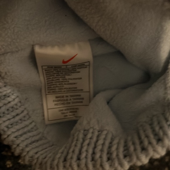 Nike fleece lined Pom Pom hat in baby blue cotton/acrylic blend w poly lining - Picture 3 of 3